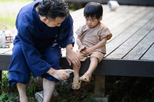 小さなお子さんが虫に刺されたら