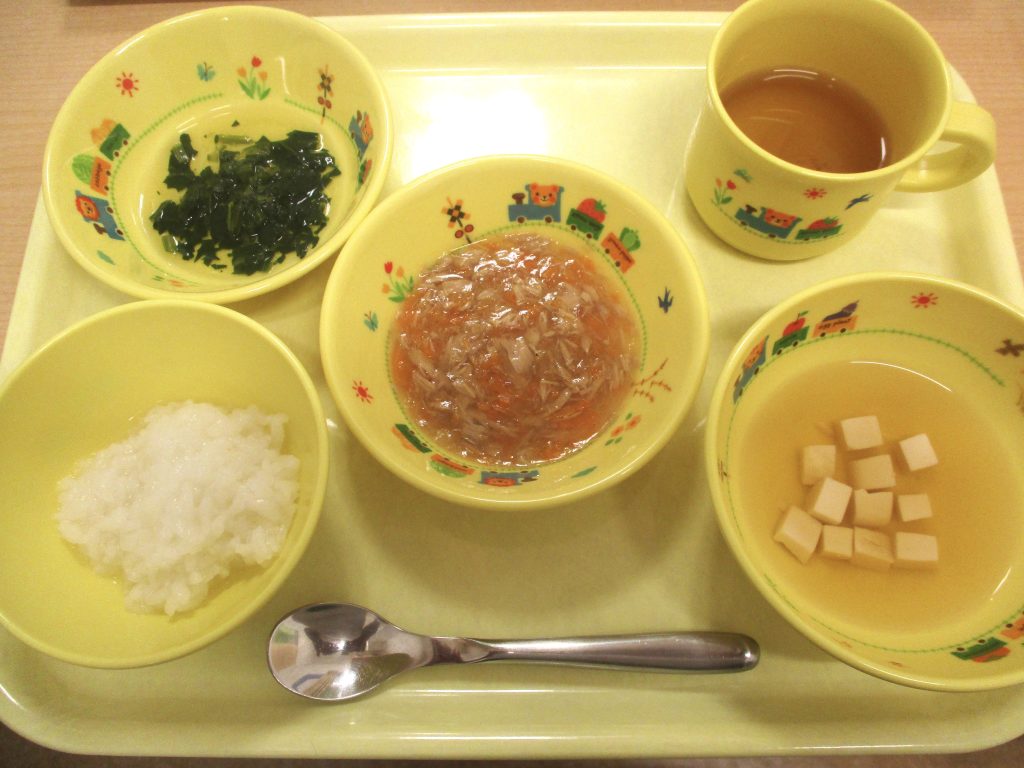 8月28日(月)の給食・おやつ