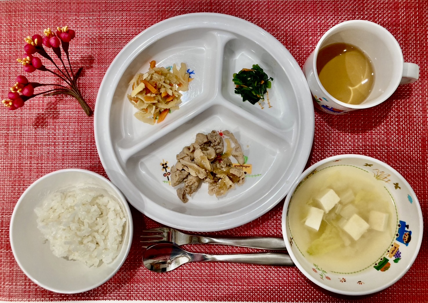 2月8日(木)の給食・おやつ