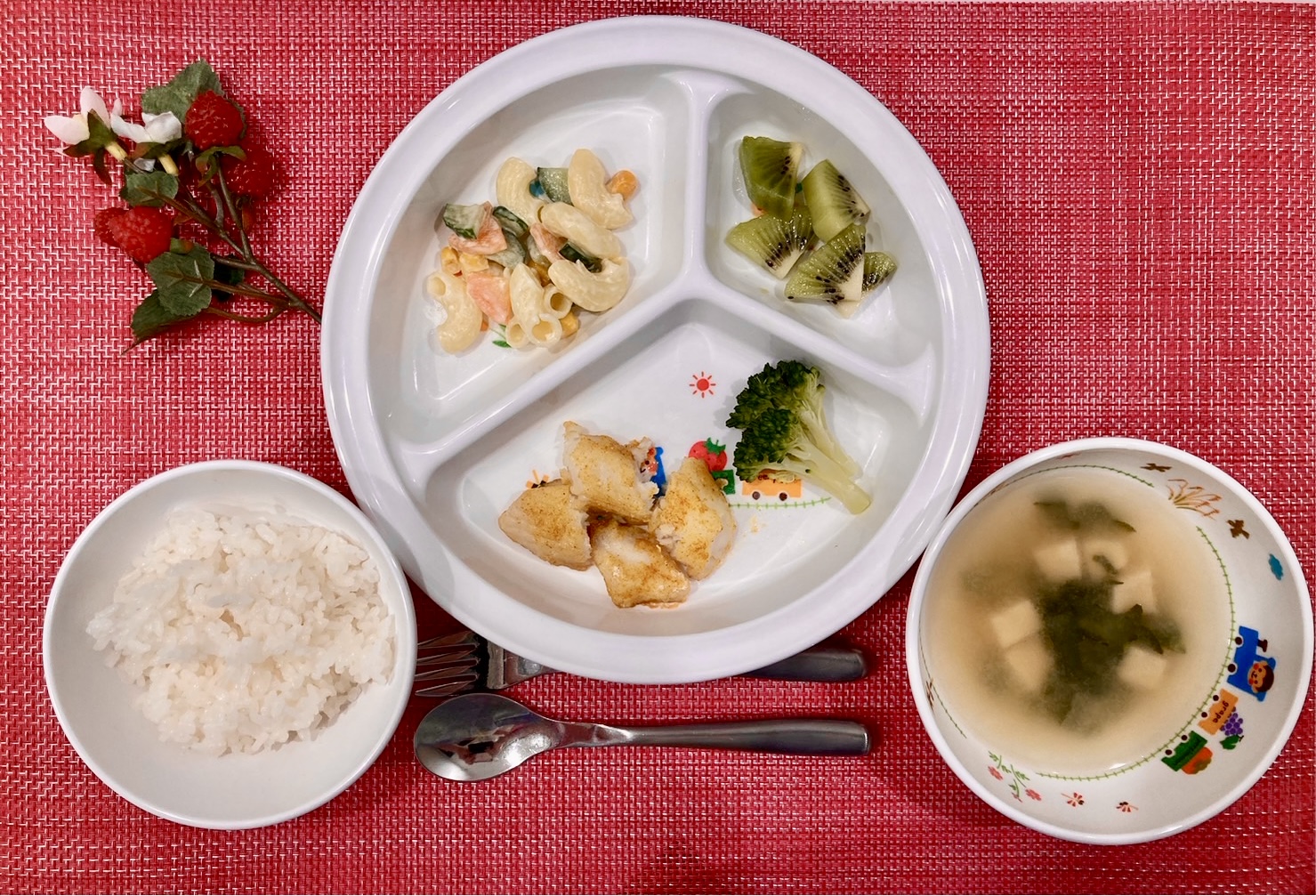 3月12日(火)の給食・おやつ