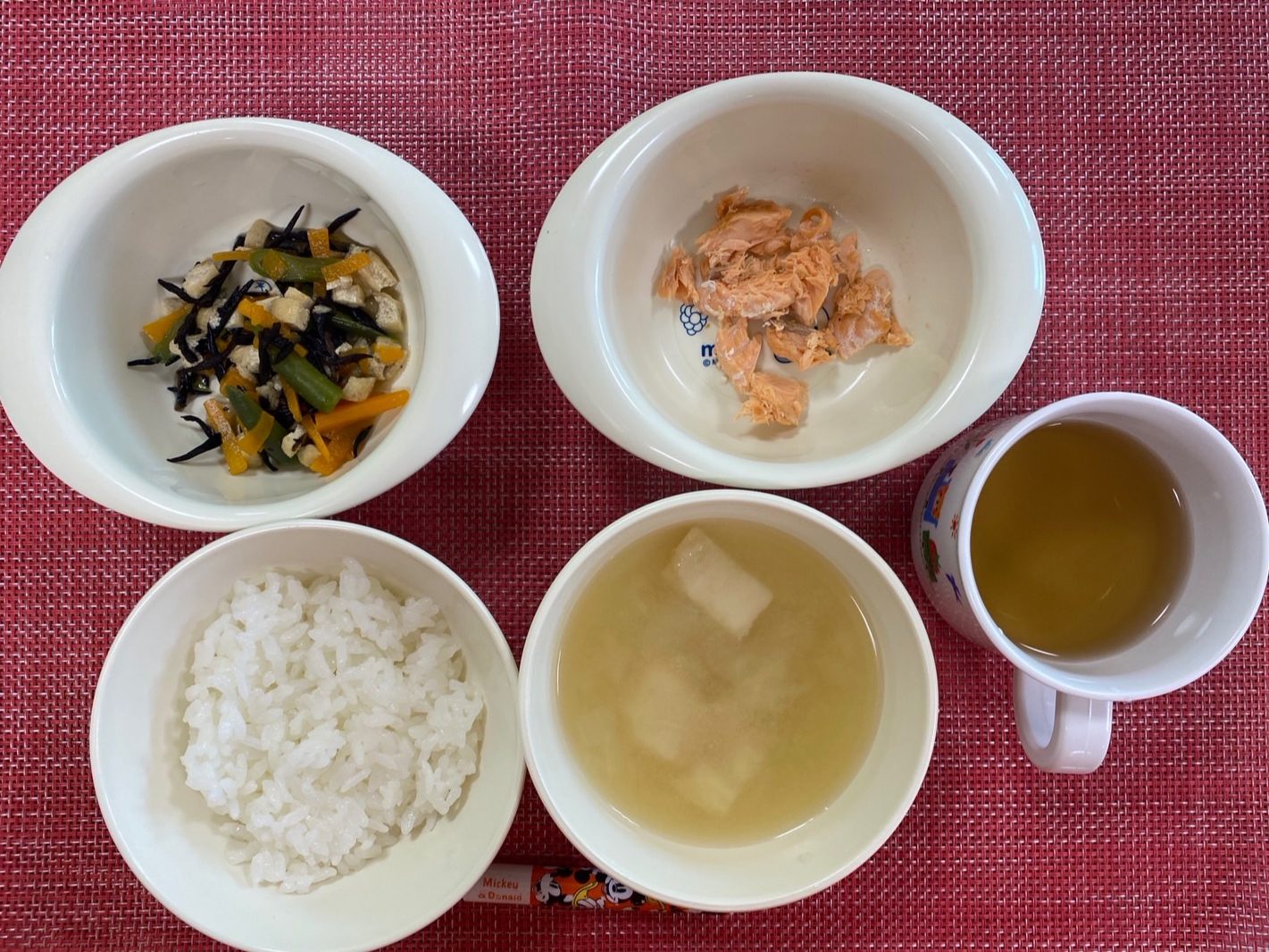 【6月8日㈯の給食・おやつ】