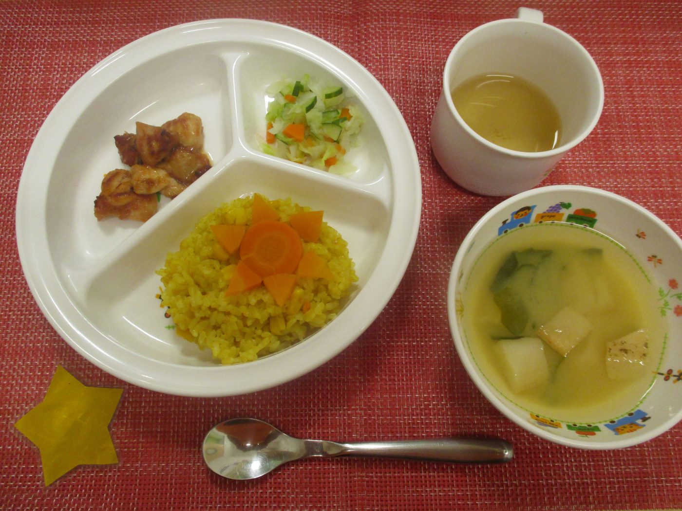 【8月7日(水)の給食・おやつ】
