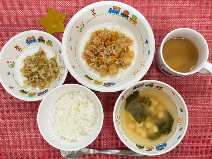 【9月30日㈫の給食・おやつ】
