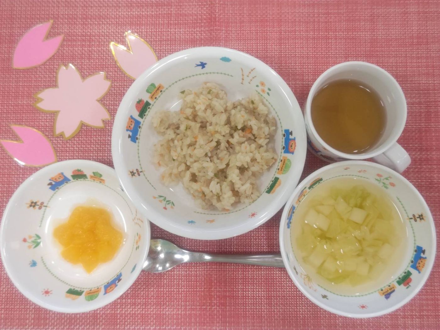 【2月7日㈯の給食・おやつ】