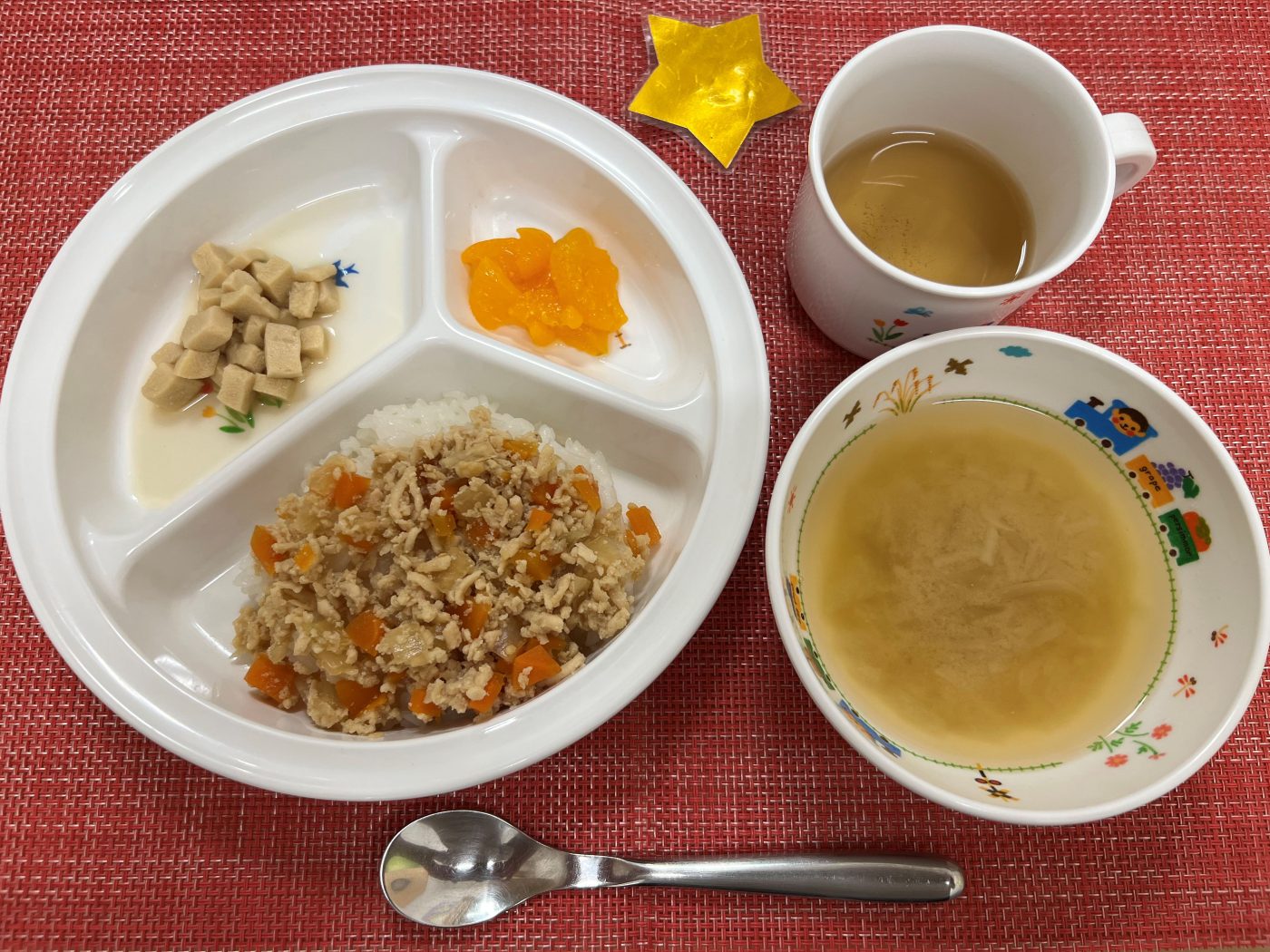 【5月7日㈬の給食・おやつ】