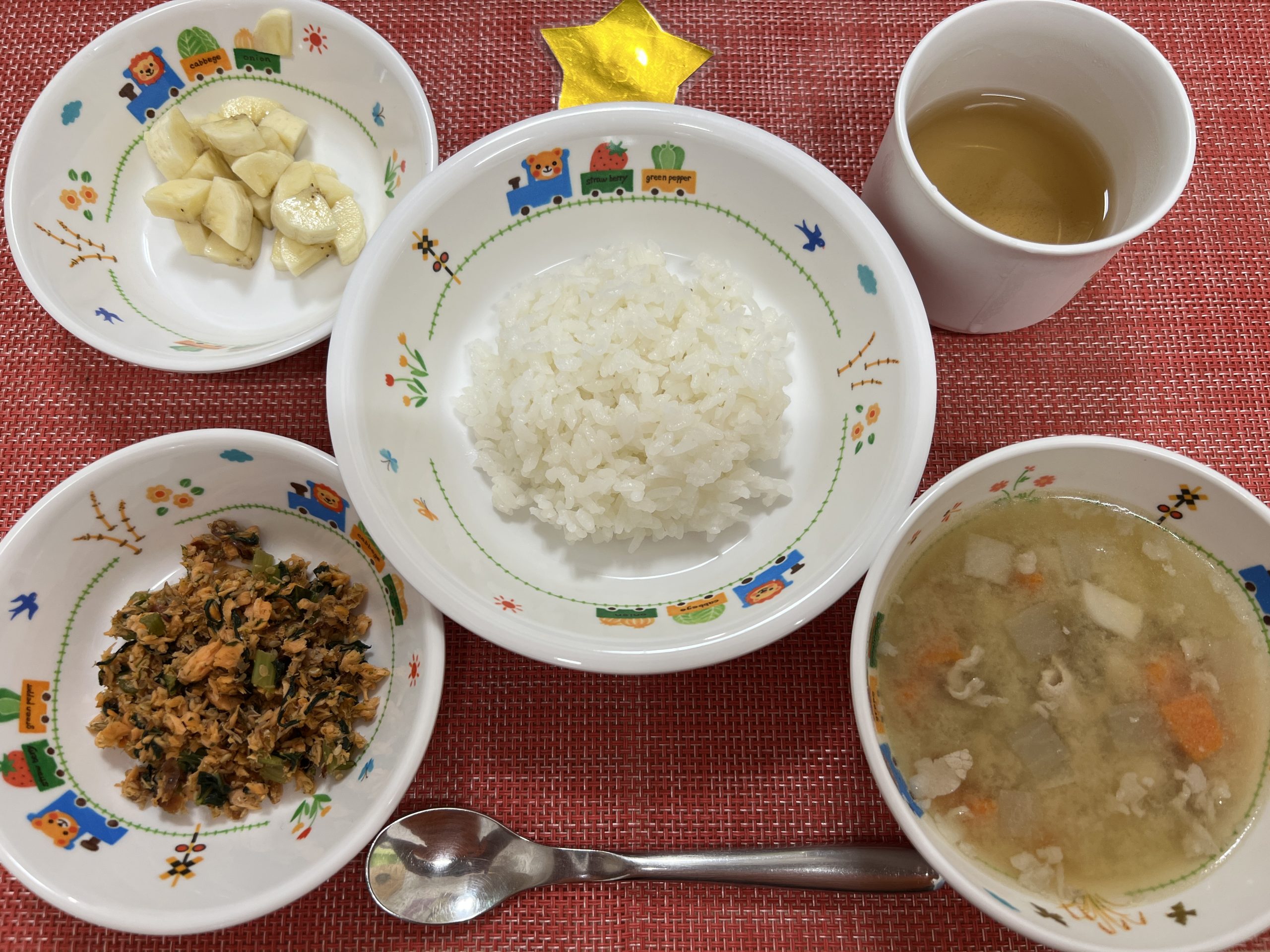 【10月2日㈭の給食・おやつ】