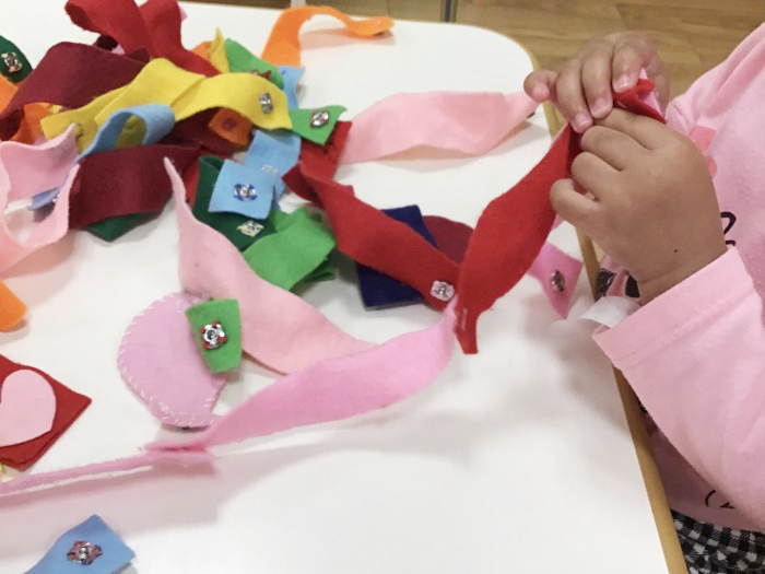 ボタンはめおもちゃ