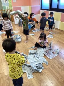 園ブログ　新聞紙遊び🗞／避難訓練⛑