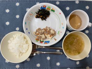 8月5日（土）の給食・おやつ