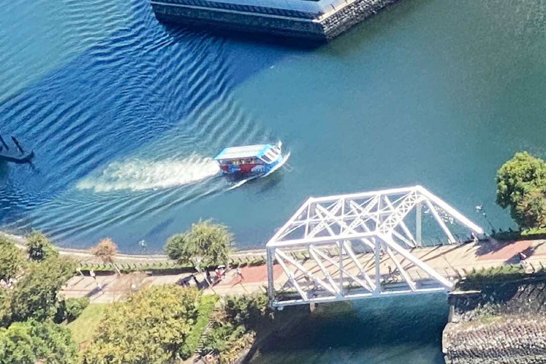 横浜観光　水陸両用バス「スカイダック横浜」にて横浜を観光