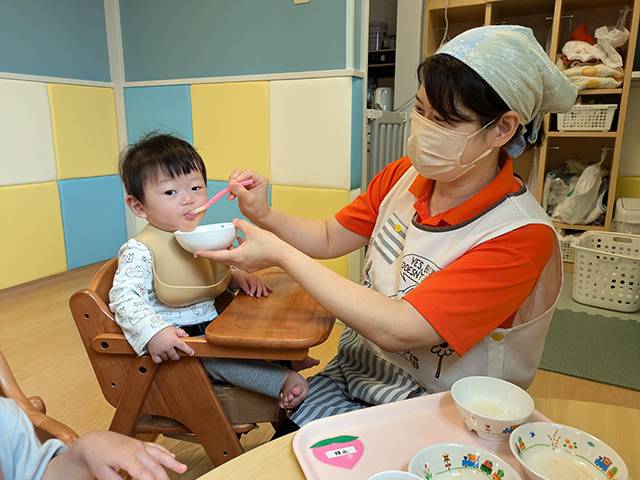 保育士・<small></small> あゆ 先生について