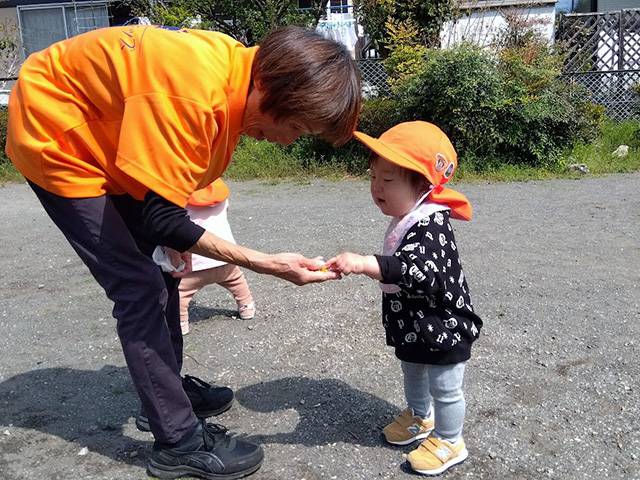 保育士・<small></small> よしこ 先生について