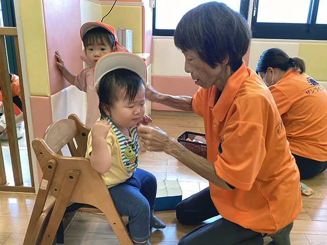 保育士・<small></small> よしこ 先生について