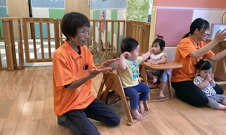 保育士・<small></small> よしこ 先生について