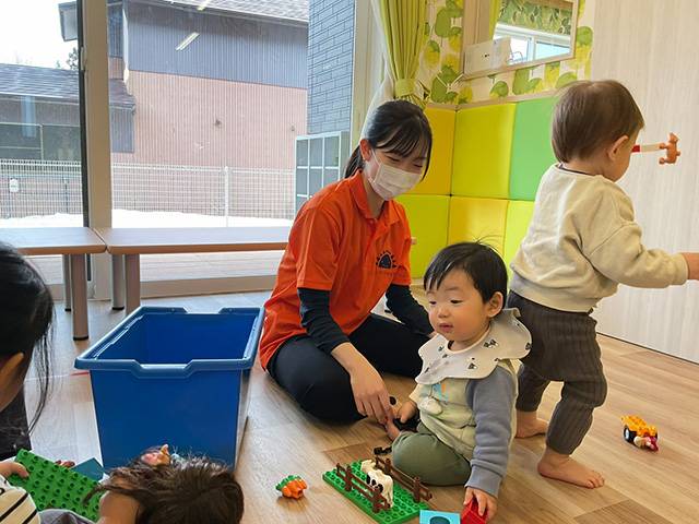 保育士・<small></small> みく 先生について
