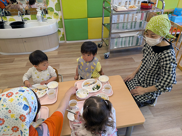 栄養士・<small></small> あやの 調理員について