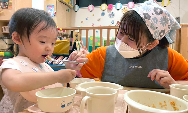 保育士・<small></small> れいな 先生について