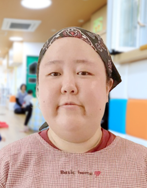 栄養士									・<small></small> よしみ 調理員
