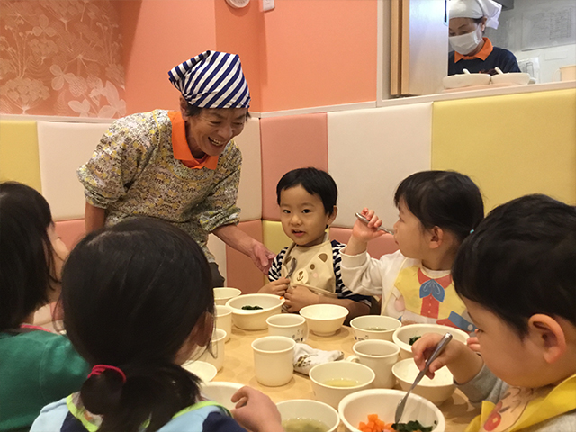 調理スタッフ・<small></small> ゆきえ 調理員について