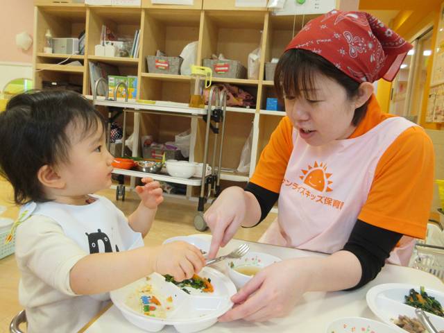 保育士・鳥飼 友美 先生について