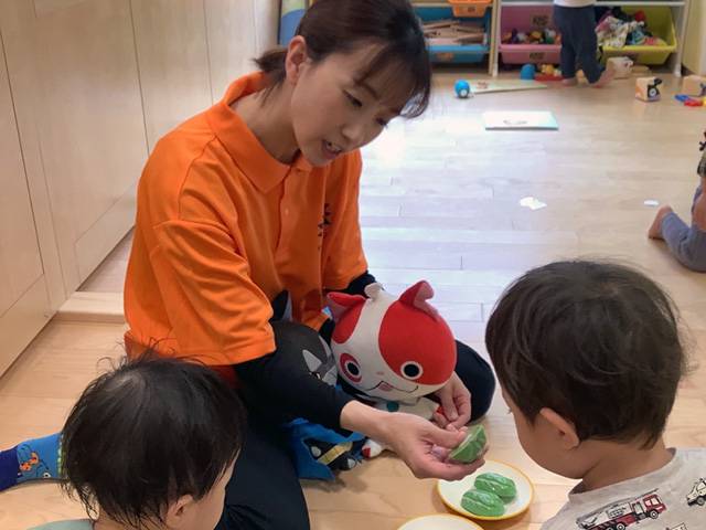 保育スタッフ・<small></small> ことな 先生について