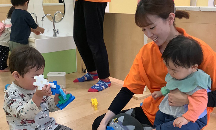 保育スタッフ・<small></small> ことな 先生について