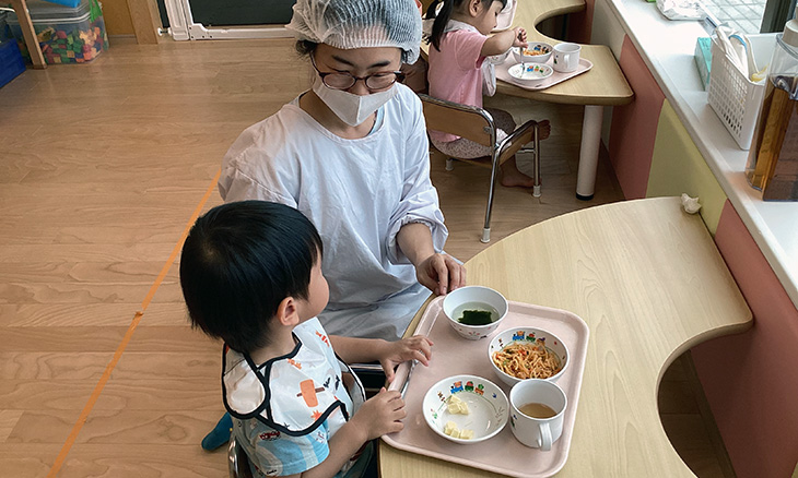 調理スタッフ・<small></small> さおり 調理員について