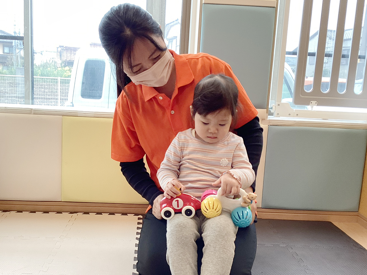 保育士・<small></small> あかね 先生について