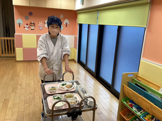 栄養士・<small></small> まさえ 調理員について