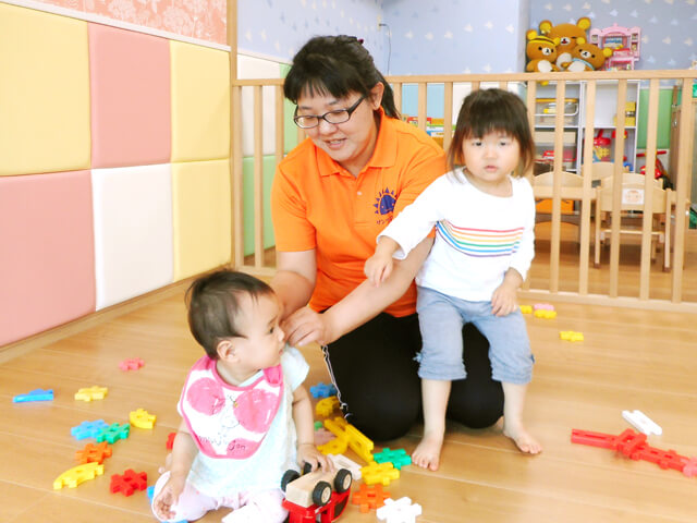 保育士・<small></small> はるみ 先生について