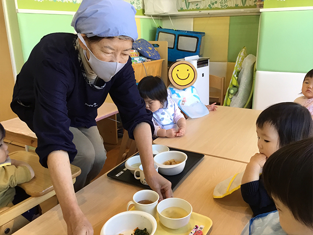 栄養士・<small></small> ゆうこ 調理員について