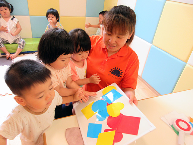 保育士・<small></small> かよ 先生について