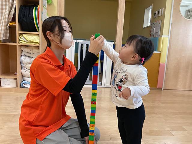 保育士・<small></small> もえ 先生について