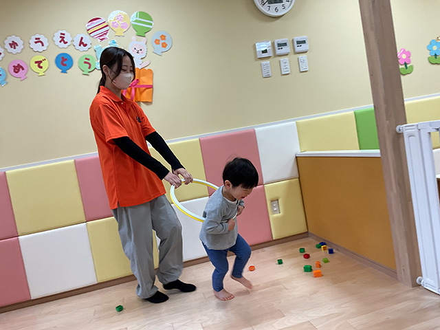 保育士・<small></small> もえ 先生について