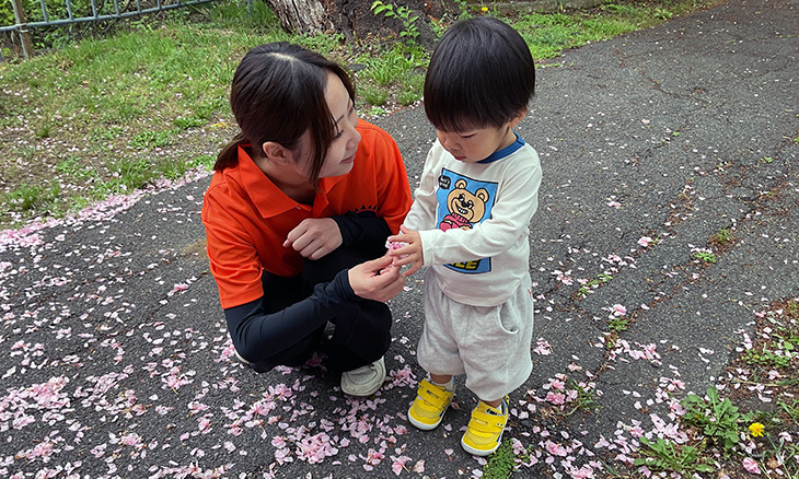 保育士・<small></small> もえ 先生について