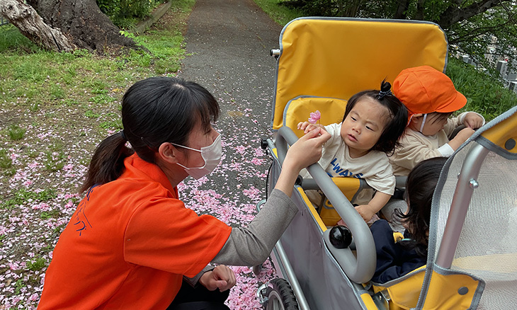 保育士・<small></small> ひな 先生について