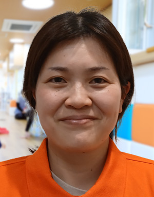 栄養士									・<small></small> まりえ 調理員