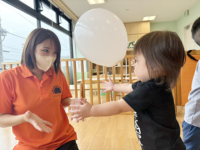 保育士・<small></small> にいな 先生について