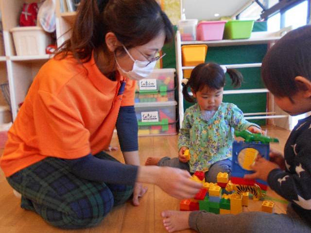 保育士・<small></small> ゆり 先生について