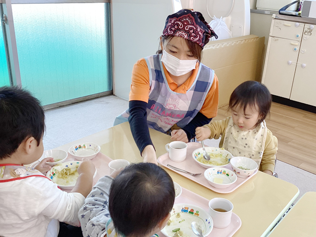 保育士・<small></small> ゆい 先生について