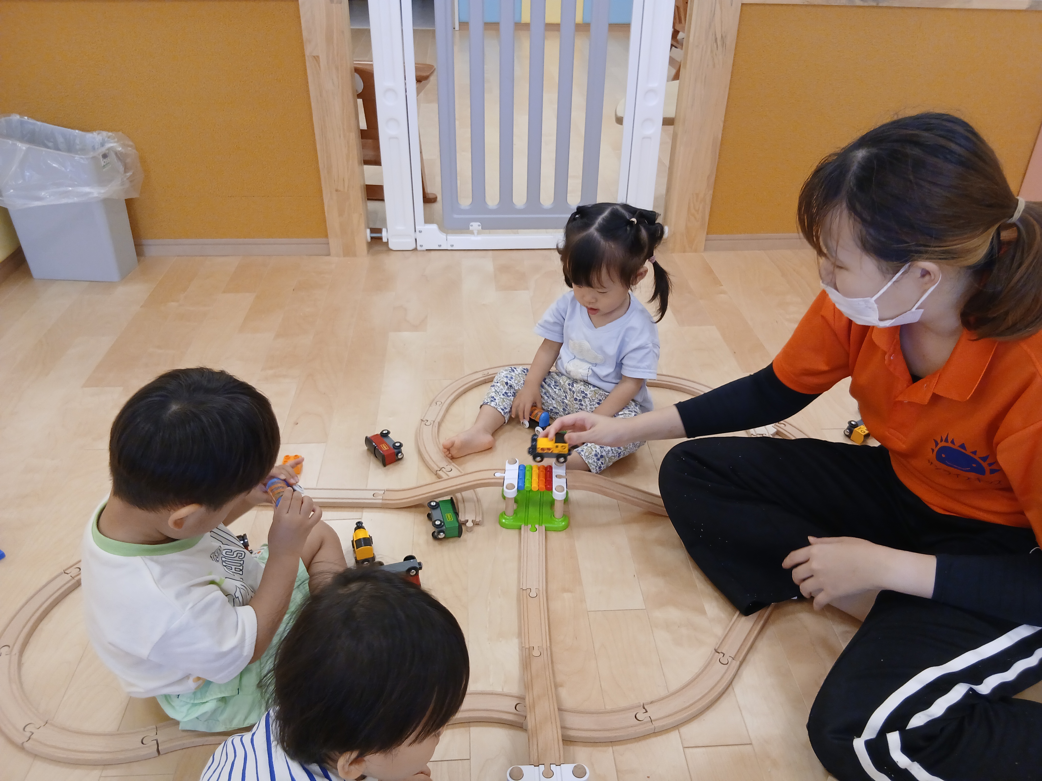 保育士・<small></small> あかり 先生について