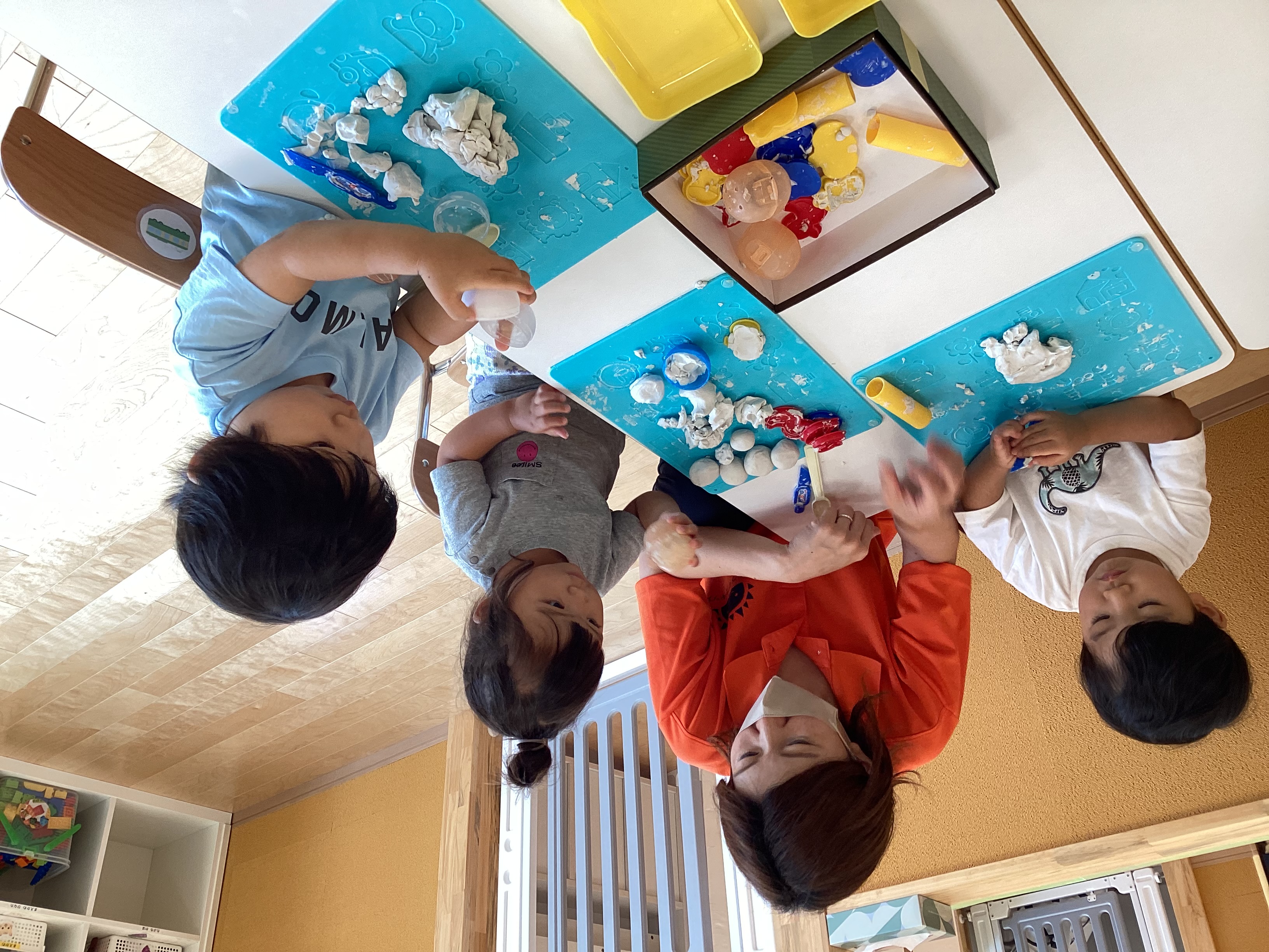 保育士・<small></small> あや 先生について