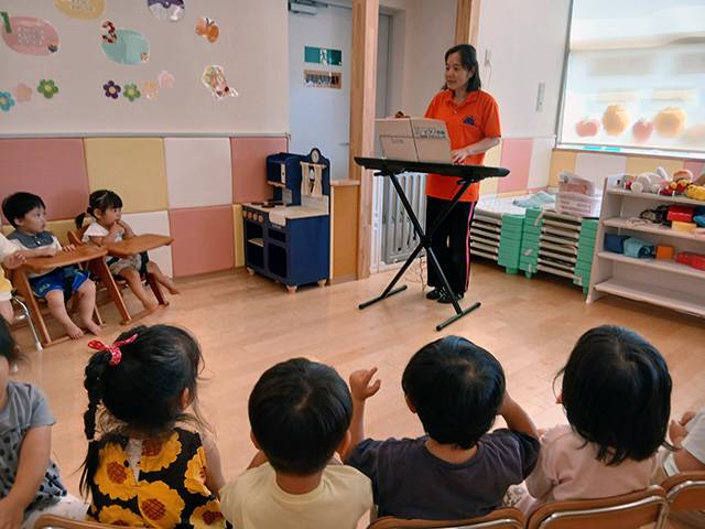 保育士・<small></small> かおり 先生について