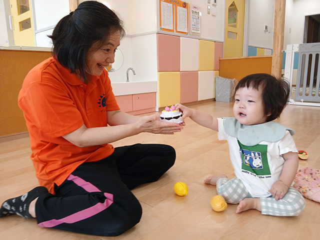 保育士・<small></small> かおり 先生について