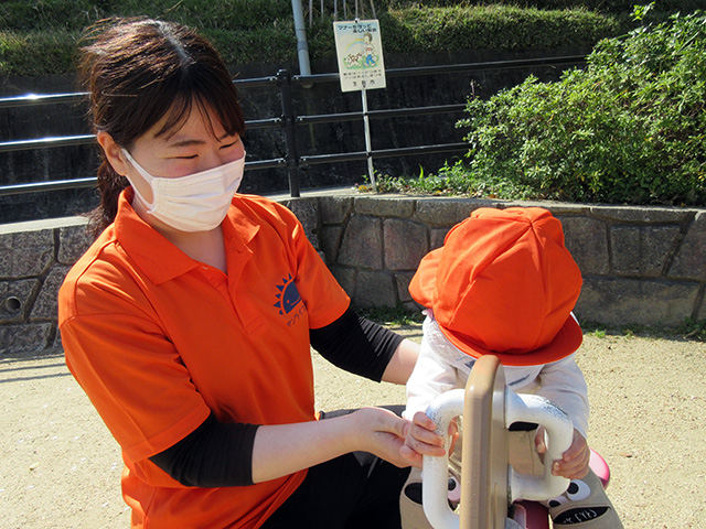 保育士・<small></small> あゆみ 先生について