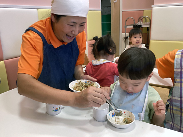 保育士・<small></small> かずえ 先生について