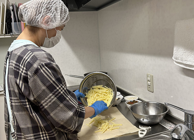 調理スタッフ・<small></small> まゆな 調理員について