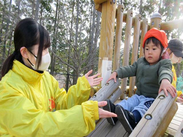 保育スタッフ・<small></small> しおり 先生について