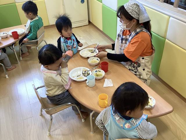 保育士・<small></small> ようこ 先生について