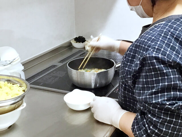 栄養士・<small></small> さとみ 調理員について